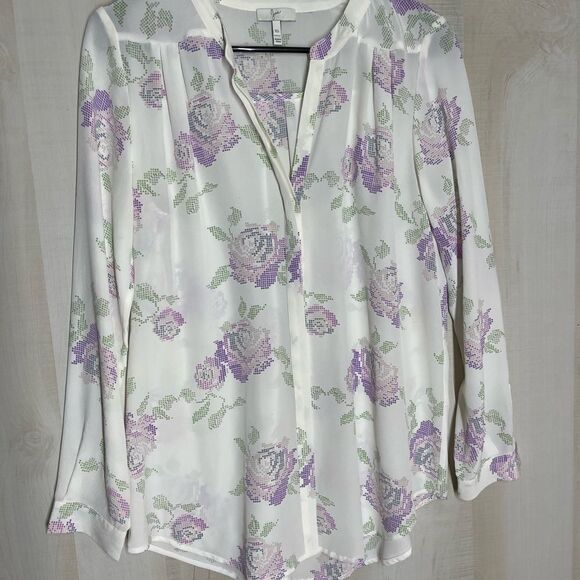 Joie white silk blouse with lavender purple flowers, long sleeve,‎ size XS - Picture 10 of 16